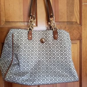 Tommy Hilfiger Tote Tan w Gold handles